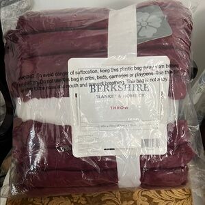 Berkshire Deep Red Throw Blanket new in bag